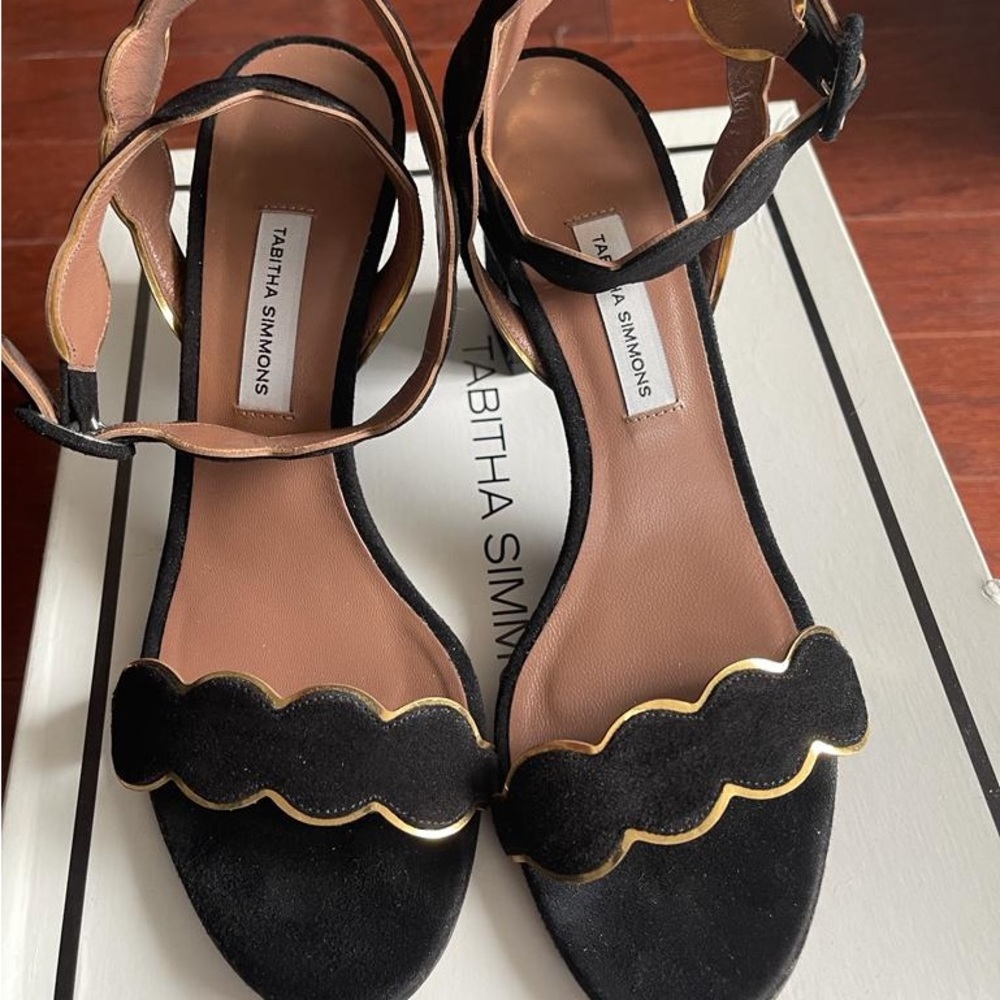 Tabitha Simmons women shoes size 7 brand new in a box
